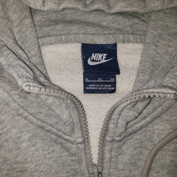 Nike xl grey jacket - Picture 2 of 4